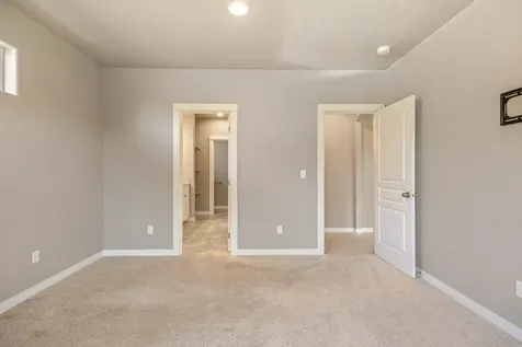 2510 NW Hemlock Way Redmond OR 97756