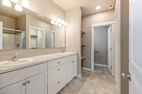 2510 NW Hemlock Way Redmond OR 97756