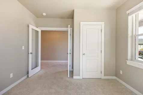 2510 NW Hemlock Way Redmond OR 97756