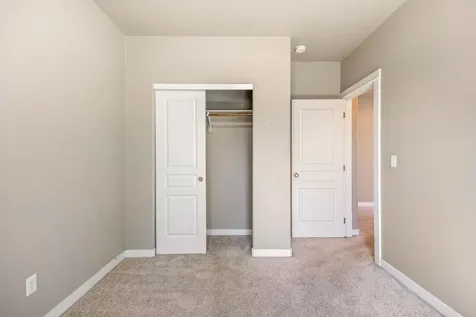 2510 NW Hemlock Way Redmond OR 97756