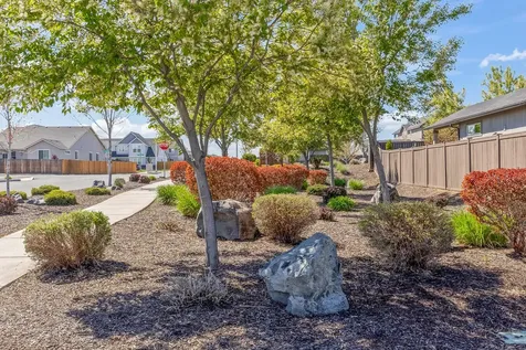 2510 NW Hemlock Way Redmond OR 97756