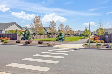 2510 NW Hemlock Way Redmond OR 97756