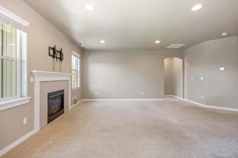 2510 NW Hemlock Way Redmond OR 97756