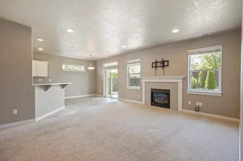 2510 NW Hemlock Way Redmond OR 97756
