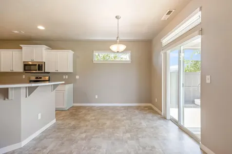2510 NW Hemlock Way Redmond OR 97756