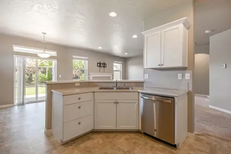 2510 NW Hemlock Way Redmond OR 97756