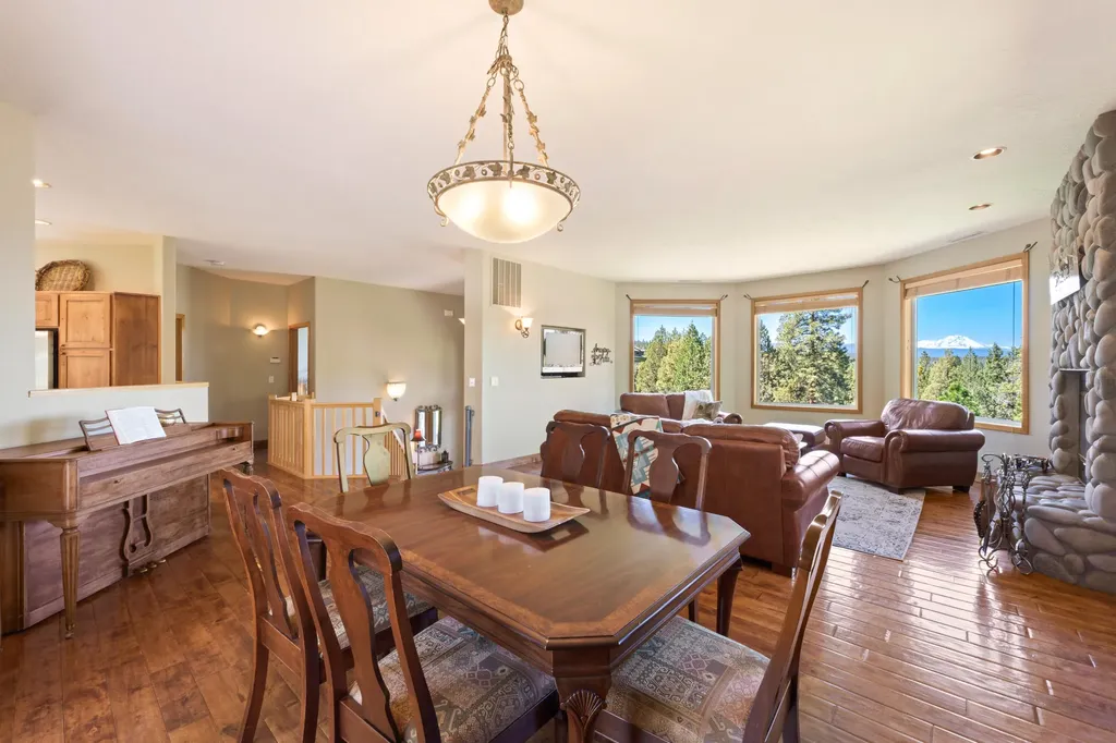 4057 NW Northcliff Bend OR 97703
