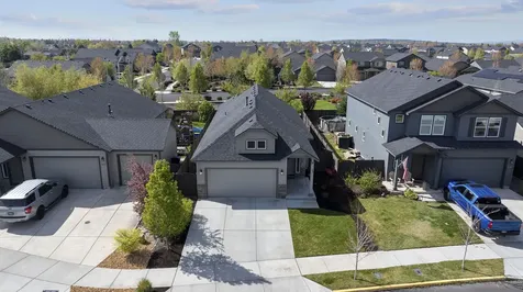 2426 NW Ivy Way Redmond OR 97756
