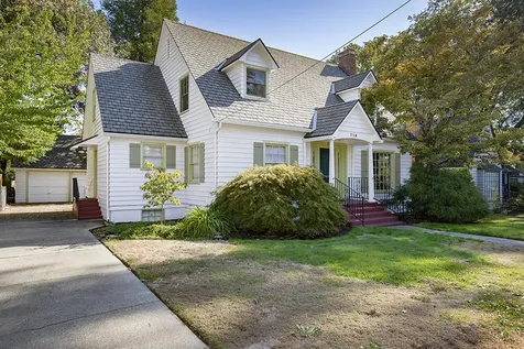 719 NW 3rd Street Grants Pass OR 97526