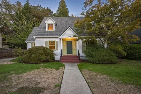 719 NW 3rd Street Grants Pass OR 97526