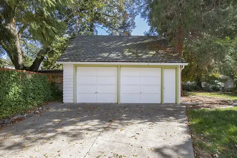 719 NW 3rd Street Grants Pass OR 97526