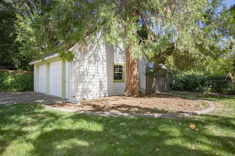719 NW 3rd Street Grants Pass OR 97526