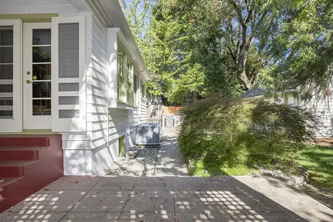 719 NW 3rd Street Grants Pass OR 97526