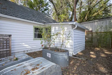 719 NW 3rd Street Grants Pass OR 97526