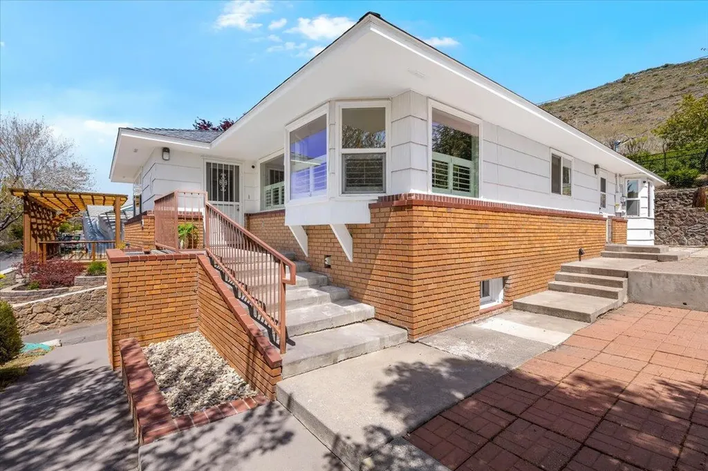 1103 Newcastle Avenue Klamath Falls OR 97601