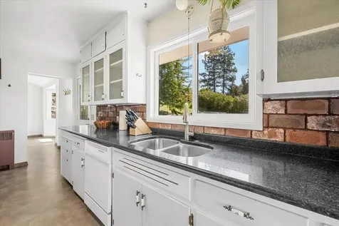 1103 Newcastle Avenue Klamath Falls OR 97601