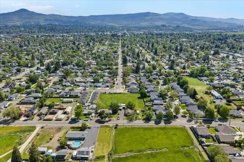 849 Cherry Street Medford OR 97501