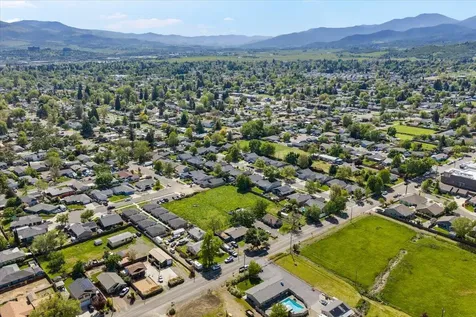 835 Cherry Street Medford OR 97501