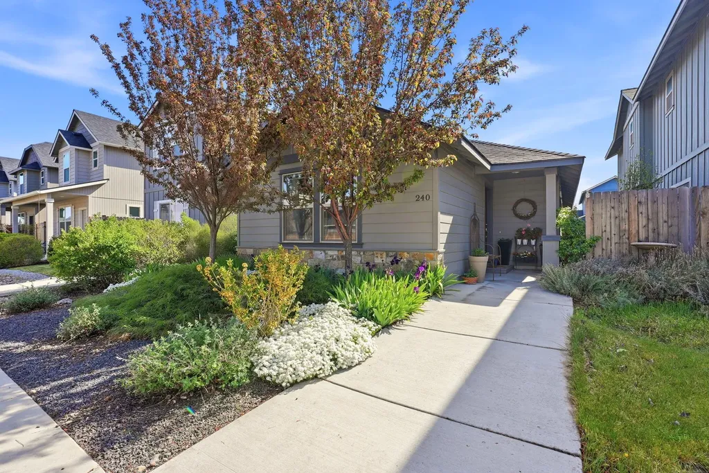 240 NW 30th Street Redmond OR 97756