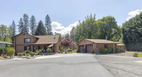 8110 New Hope Road Grants Pass OR 97527