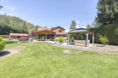 8110 New Hope Road Grants Pass OR 97527