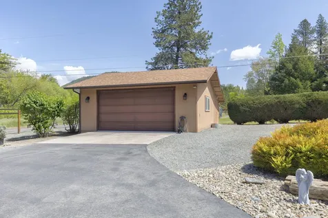 8110 New Hope Road Grants Pass OR 97527