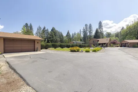 8110 New Hope Road Grants Pass OR 97527