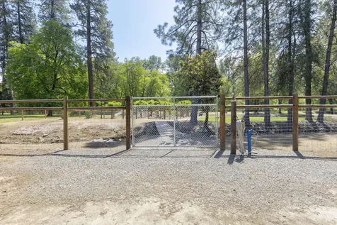 8110 New Hope Road Grants Pass OR 97527