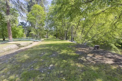 8110 New Hope Road Grants Pass OR 97527
