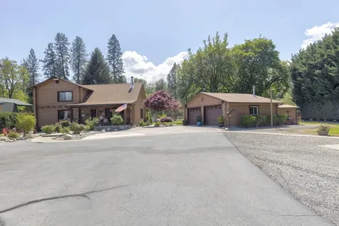 8110 New Hope Road Grants Pass OR 97527