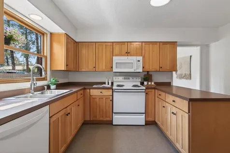 714 NE 10th Street Bend OR 97701