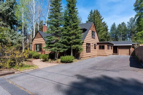 714 NE 10th Street Bend OR 97701