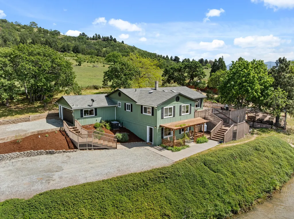 2140 N Valley View Road Ashland OR 97520