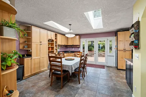2140 N Valley View Road Ashland OR 97520