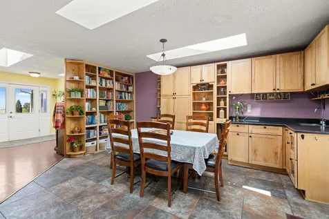 2140 N Valley View Road Ashland OR 97520