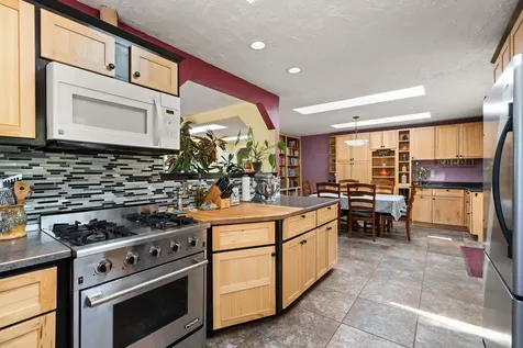 2140 N Valley View Road Ashland OR 97520