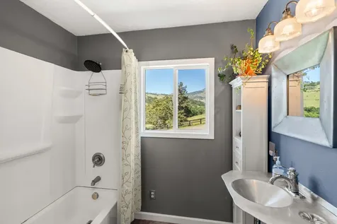 2140 N Valley View Road Ashland OR 97520