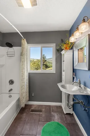 2140 N Valley View Road Ashland OR 97520