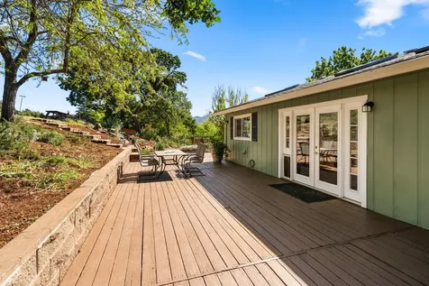 2140 N Valley View Road Ashland OR 97520
