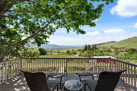2140 N Valley View Road Ashland OR 97520