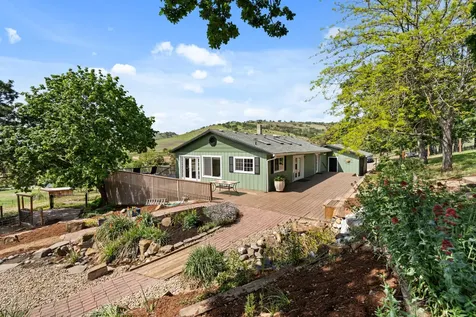 2140 N Valley View Road Ashland OR 97520