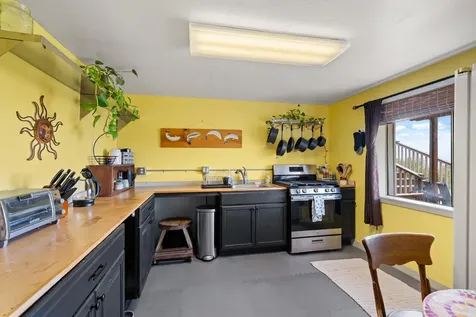 2140 N Valley View Road Ashland OR 97520