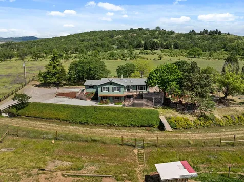 2140 N Valley View Road Ashland OR 97520