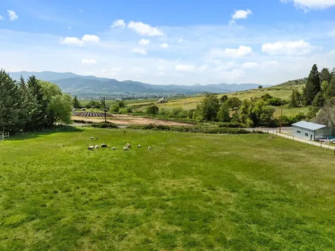 2140 N Valley View Road Ashland OR 97520