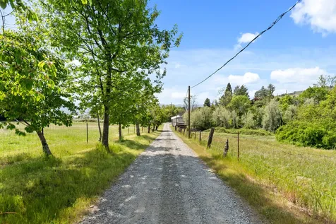 2140 N Valley View Road Ashland OR 97520