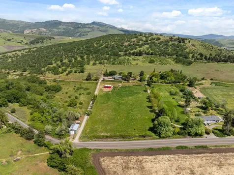 2140 N Valley View Road Ashland OR 97520