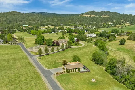 983 Old Stage Road Central Point OR 97502