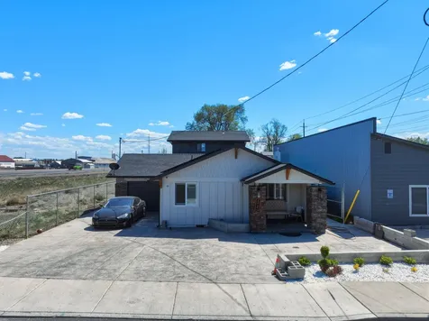124 W Antler Avenue Redmond OR 97756