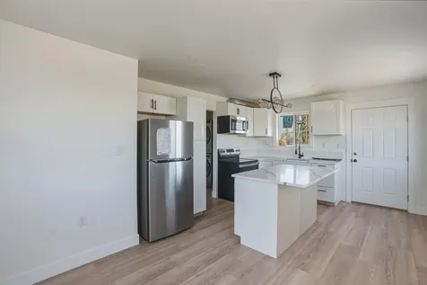 124 W Antler Avenue Redmond OR 97756