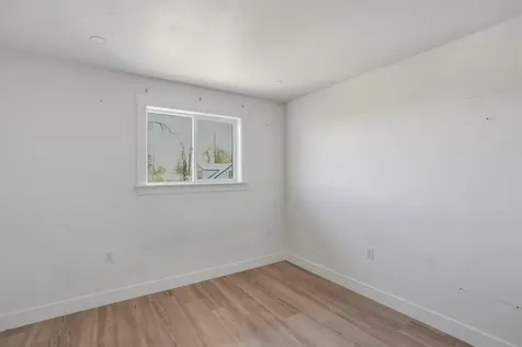 124 W Antler Avenue Redmond OR 97756